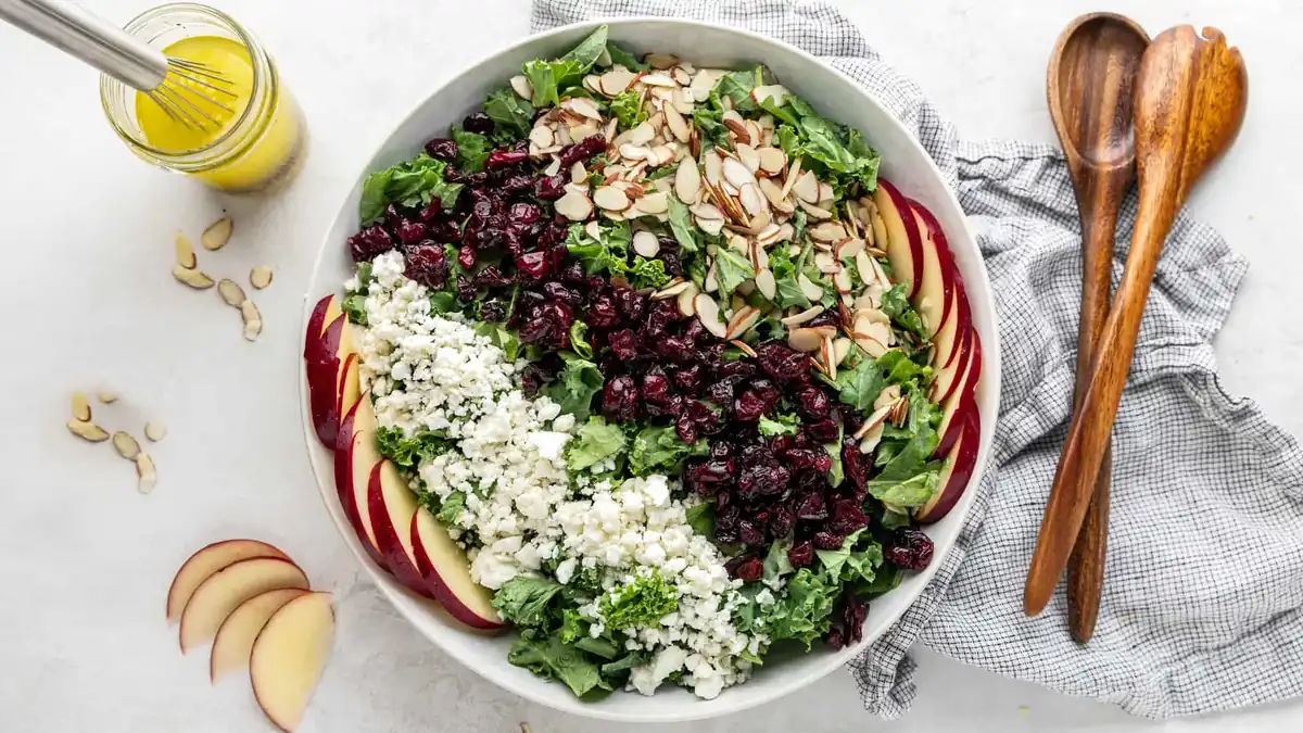 Fresh Chicken Taco Salad: The Ultimate Zesty Summer Dinner!